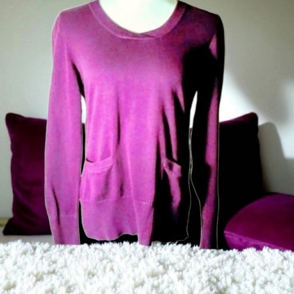 L.L. Bean Magenta color front pockets long sleeve Jersey  Sweater Size M - Picture 1 of 12